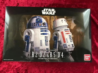 Star Wars R2 - D 2 & R 5 - D 4 1/12 scale model - Image 1 of 4