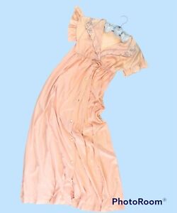 Vtg Komar Womens Long Robe Size SP Peach W/Blue Trim Button Front Estate Sale