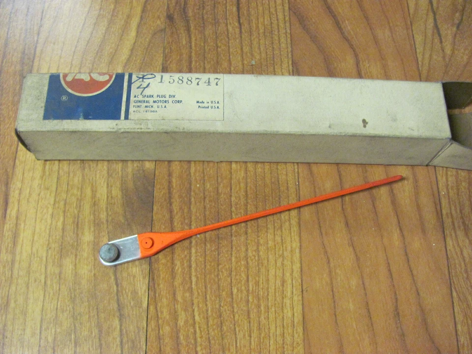 NOS 61 62 63 64 65 66 67 Pontiac Catalina Bonneville Speedometer Needle 1588747 - Image 1 of 4