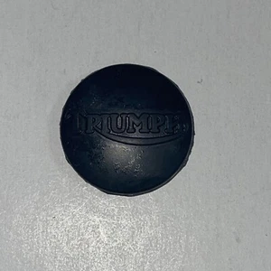 TRIUMPH 83-3068 TANK CENTER RUBBER WITH LOGO 650 TR6 T120 OIF 1971 - 72 UK TANK - Bild 1 von 4