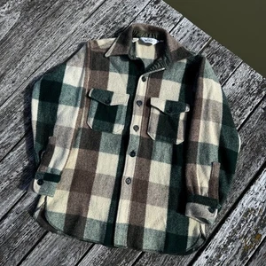 Vintage Woolrich Shirt Jacket Green Brown Plaid Wool 70s Shacket Outdoors - Picture 1 of 3