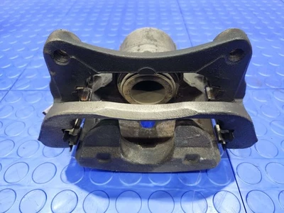 Pinza de freno delantera izquierda de pistón único Chrysler 200 15-17 OEM Foto 1 de 4