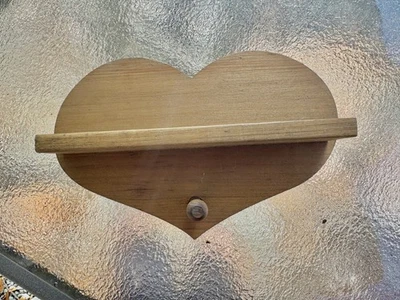 Decoración de pared de madera en forma de corazón pequeño estante clavija llaves correa cottagecore Foto 1 de 4