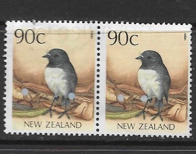 New Zealand, 1988 - 1985, Native Birds, SG 1468, Pair of 90c Robin, Used - Image 1 of 1