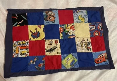 Almohada de retazos para niños casera Foto 1 de 4