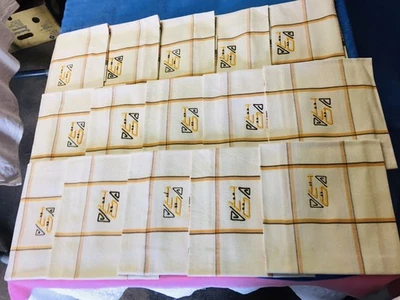 32 anciennes serviettes de table monogramme brodé LO - Photo 1/4