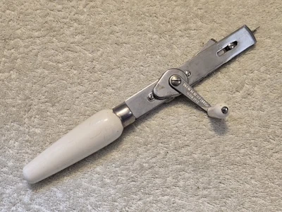 Винтажный крючок для тафтинга ковров ручной рукоятка игла инструмент, Дания - Изображение 1 из 4