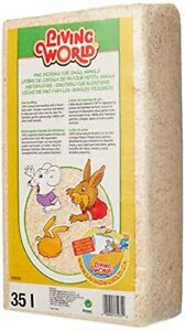 Living World Pine Shavings with a fresh forest scent, 35 Litre Rabbit Guinea Pig