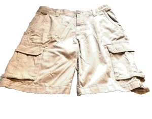 St. John Khaki beige cargo shorts size 34 - NWT lots of pockets - Picture 1 of 8
