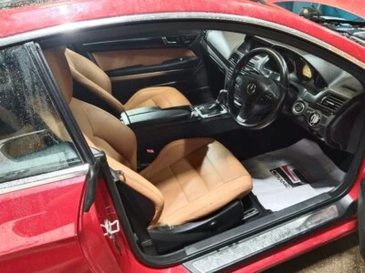 Подходит для Mercedes Benz класса E (2009 - 2016 год) синтетическая кожа - коньяк - Изображение 1 из 4