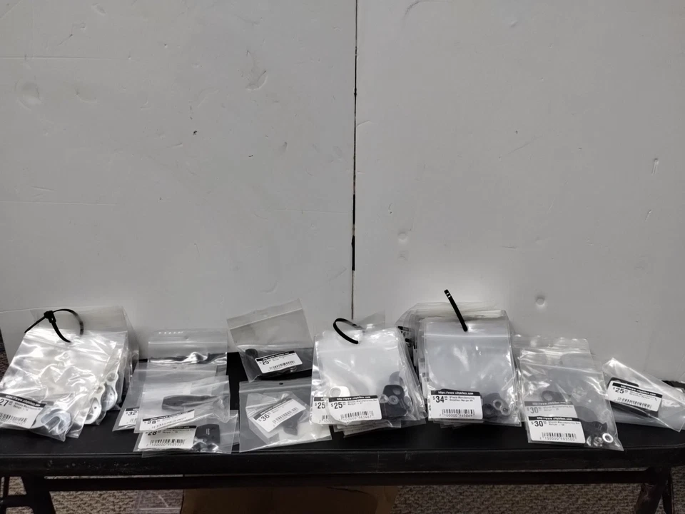 ENORME lote de perchas de desviador de fabricación de ruedas nuevas, ¡liquidación!  Foto 1 de 4