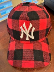 Stunning New York Yankee Adjustable Black Red Plaid New Era 9Forty Baseball Cap - Picture 1 of 8