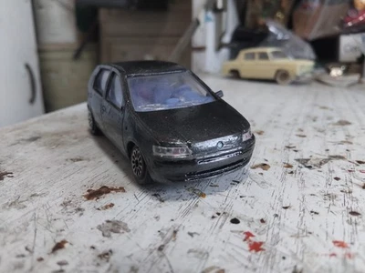 Majorette FIAT PUNTO 2° SERIE 5 Porte  1:43 - Immagine 1 di 4