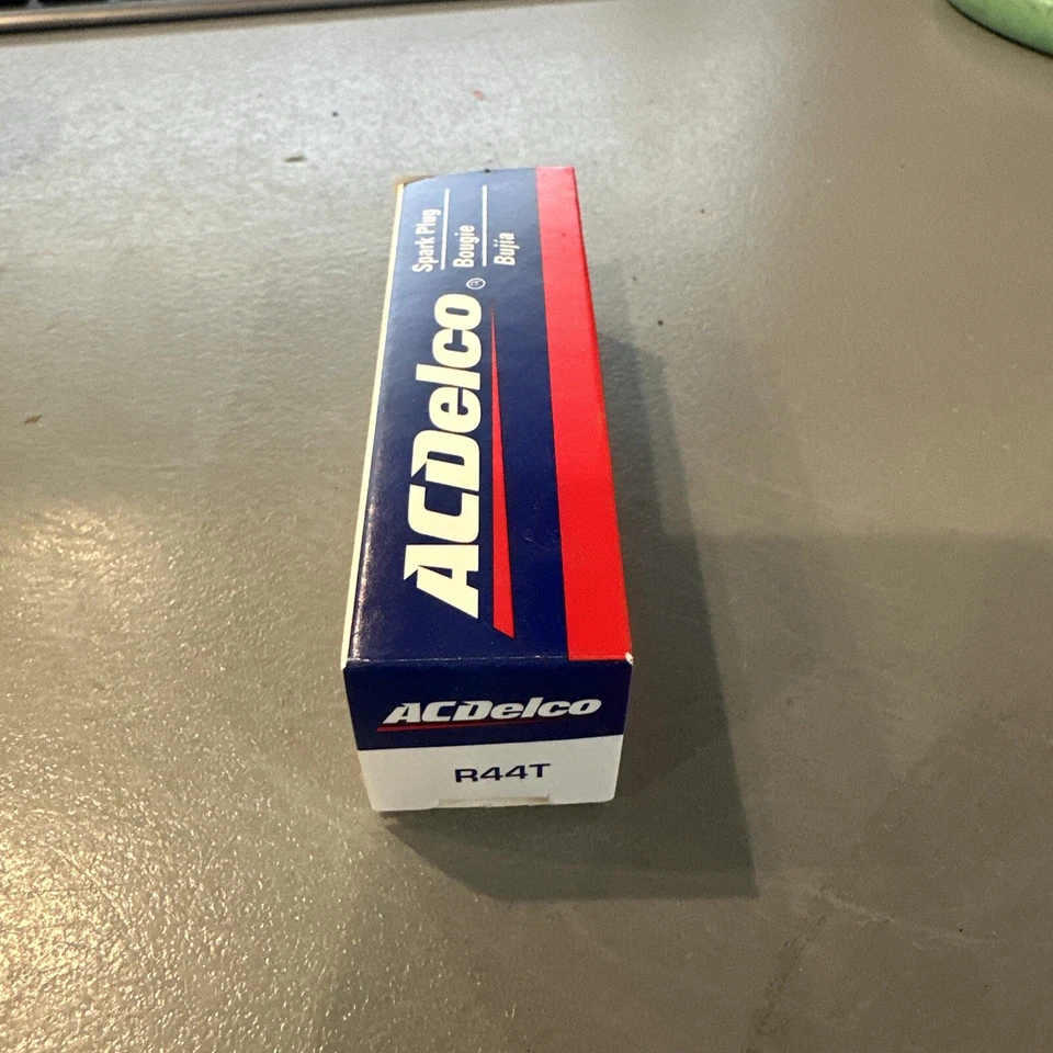 Bujía convencional AC Delco R44T Foto 1 de 1