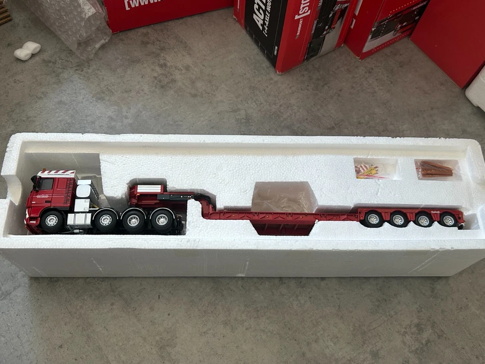 WSI 1:50 Nooteboom DAF XF 8x4 + 4 axle euro dieplader "trendsetters in trailers" - Bild 1 von 3