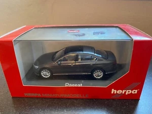 1/43 Herpa - Volkswagen Passat - Metallic Brown - Picture 1 of 3