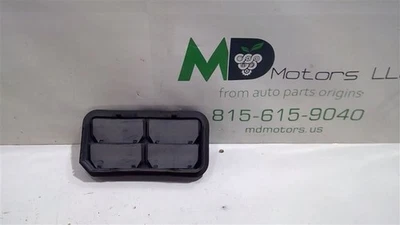 Chevrolet Tahoe 2017-2020 cuarto trasero rejilla de ventilación de presión 22788177 Foto 1 de 4