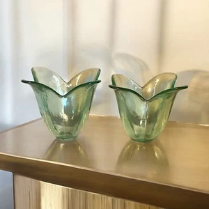 Recyclingglas grüne Tulpe Windlicht Vase schwer 5” & 4,5” hoch - Bild 1 von 2