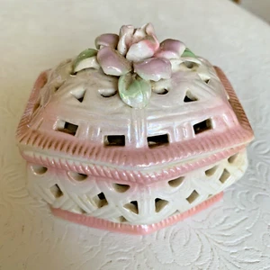 Beautiful Pink and White Trinket Box - Flower on Top - Imagen 1 de 5