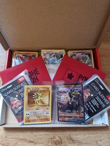 Pokemon Karten Geschenkbox Konvolut | 150 Karten, 200 Sleeves, Ultra Rare + 2x Vintage - Bild 1 von 3