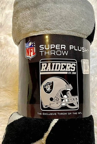 LAS VEGAS RAIDERS SUPER SOFT PLUSH BLANKET THROW NWT NEW NFL LICENSED Cover
