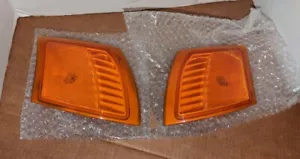 CORNER PARK SIGNAL LIGHT LENS ASSEMBLY SET RH LH02-05 SATURN VUE Original GM - Picture 1 of 3