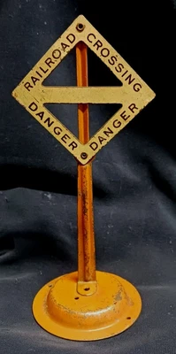 Placa de passagem de ferrovia American Flyer pré-guerra metal rodovia - Imagem 1 de 3