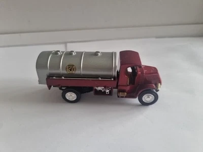 MATCHBOX MODELS OF YESTERYEAR - 1923 MACK AC WATER TANKER - YFE11 - Image 1 of 3