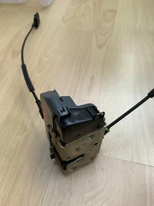 Renault Laguna Zentralverriegelungsmotor hinten rechts - Bild 1 von 3