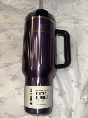 Nuevo en caja Vaso Limited Stanley Metallic Wisteria Shine H2.0 Quencher Flowstate 40oz Foto 1 de 4