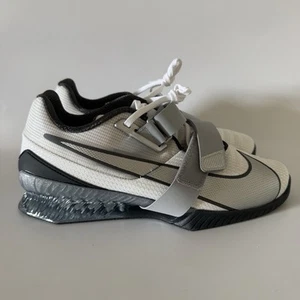 Nike Men’s 10 Romaleos 4 SE Weightlifting Shoes White/Wolf Grey FZ8663-100 - Picture 1 of 9