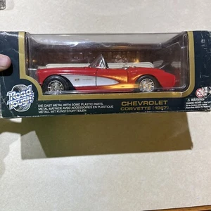 ROAD TOUGH 1/18 SCALE DIECAST 92018 CHEVROLET CORVETTE 1957 RED WHITE - Picture 1 of 4