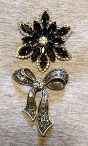 Vintage signierte WEISS blau & klar Strass Blume + blau klar & AB SCHLEIFE Pins - Bild 1 von 4