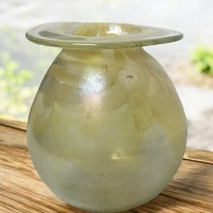 Arnold Larson '73 Art Glass Vase Iridescent Light Yellow Pulled Feather 5-1/2" - Picture 1 of 9