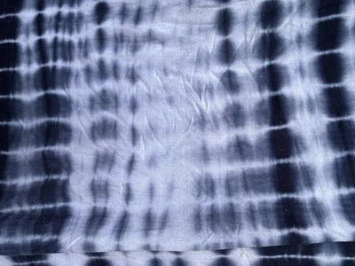 "Tela tejida elástica tie dye 60"" azul por yarda de Mood Fabrics NYC" Foto 1 de 2