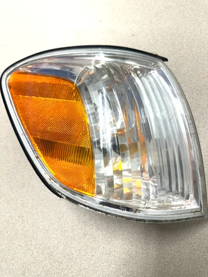 #82 - 2005-07 TOYOTA Tundra luz de señal de giro lámpara de estacionamiento delantera derecha 81510-0C040 OEM Foto 1 de 3