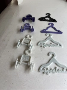 Rainbow High 8 Puppenbügel 2 Stile gebraucht acht - Bild 1 von 9