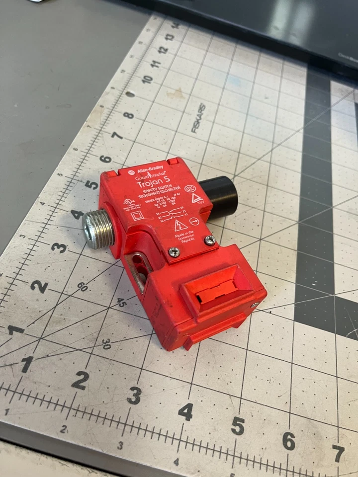 Allen Bradley Trojan 5.Guardmaster.Переключатель безопасности - Изображение 1 из 1