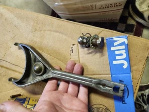 1935-1937 Chevrolet GM clutch Fork And Fupcrum Ball Set Nos In Box 609955 - Picture 1 of 3