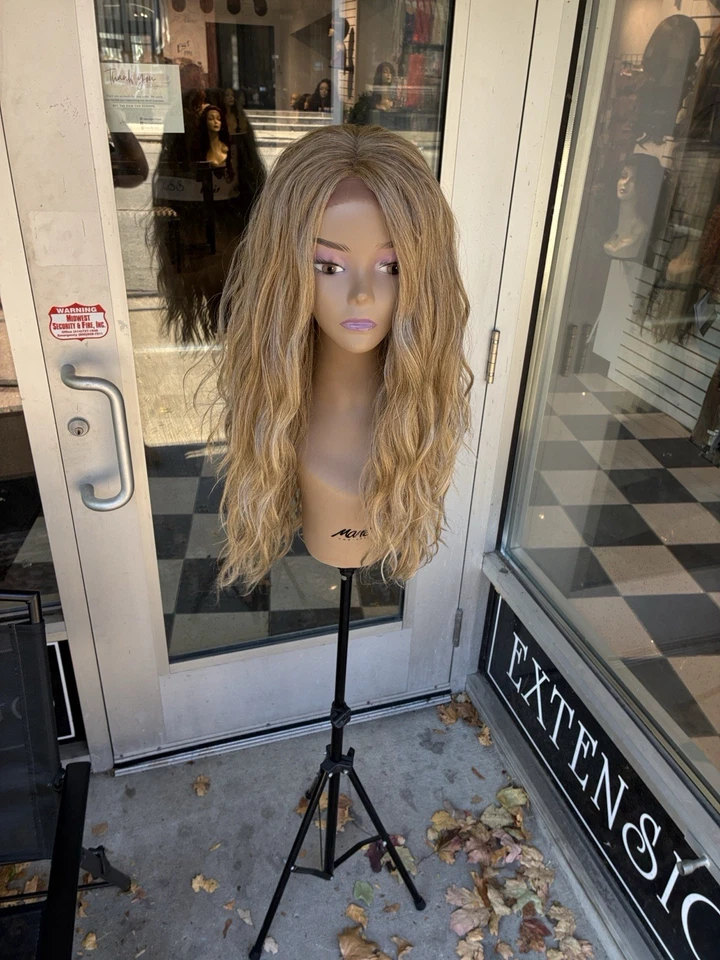 Peluca larga rubia ceniza Foto 1 de 4