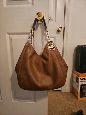 Michael Kors 设计师皮革富尔顿流浪汉托特包焦糖色金色五金 — 第 1/4 张图片