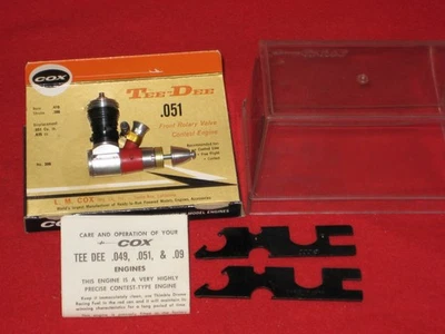 EX VINTAGE COX TEE DEE 051 .051 CONTEST GLOW MODEL AIRPLANE ENGINE CLEAR DISPLAY - Image 1 of 4