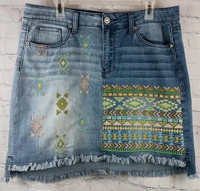 Falda vaquera hidráulica Soho tiro alto bordada suroeste, talla 14 Foto 1 de 4