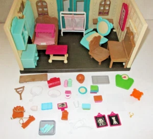 Lote de juguetes accesorios muebles clínica de salud Lil Woodzeez - Imagen 1 de 8