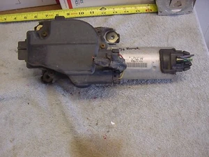 1997 Oldsmobile 88 Eighty Eight OEM Windshield Wiper Motor 93 94 95 96 97 98 99 - Picture 1 of 4