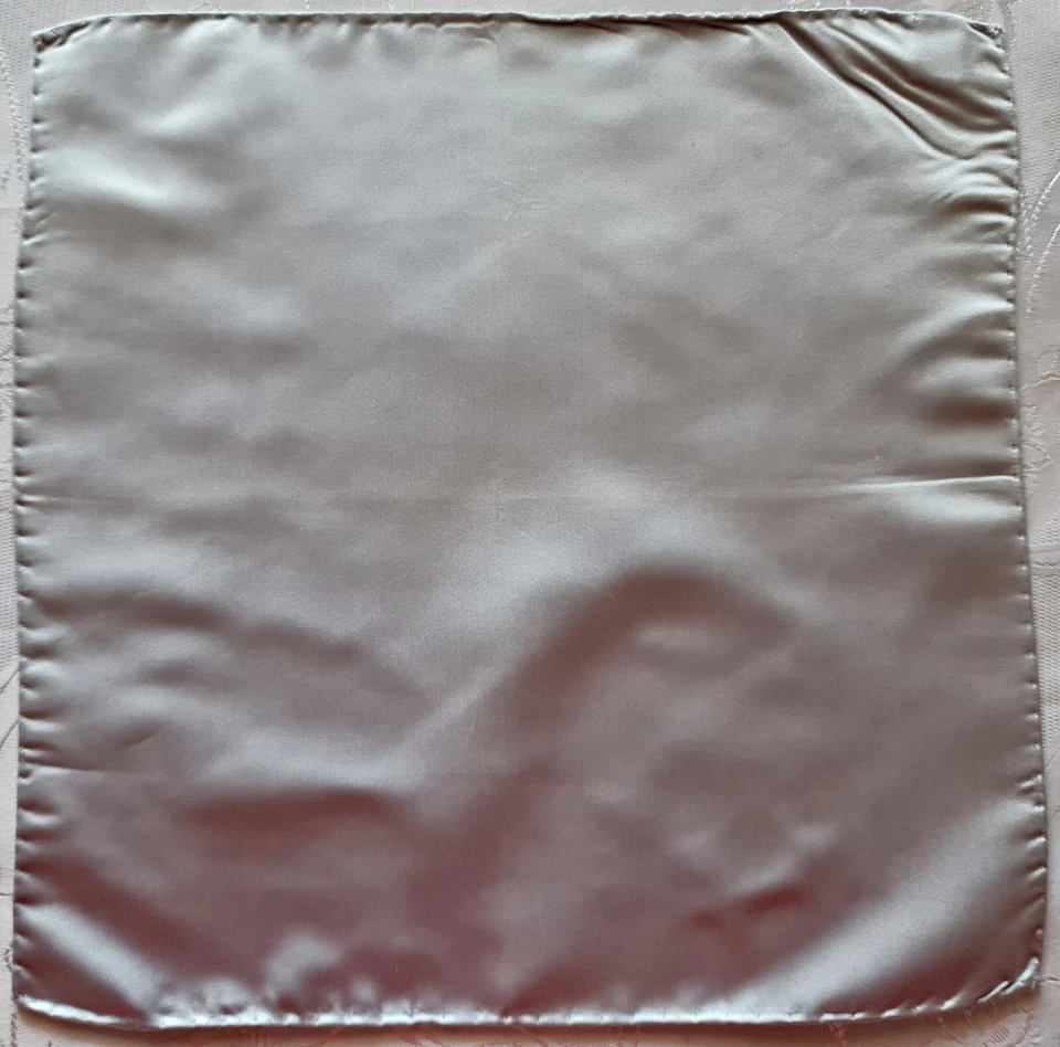 BUFANDA VINTAGE AUTÉNTICA SATINADA PLATA SEDA HOMBRE 12" BOLSILLO CUADRADO PEQUEÑO Foto 1 de 2