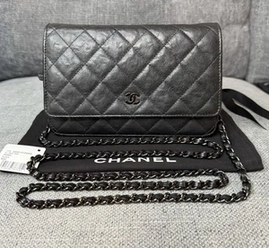 Cartera clásica Chanel con cadena con herrajes iridiscentes WOC - Imagen 1 de 12