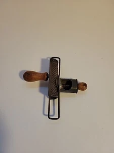 Vintage The Edgar Muskat Gewürzmühle 1890 Antik Metall mit Holzgriff - Bild 1 von 8