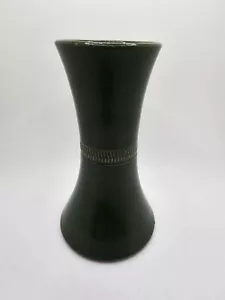 VASO VINTAGE VERDE SMALTATO PESANTE CERAMICA ARTE CERAMICA CON COSTOLA Clessidra - Foto 1 di 4