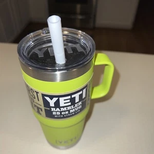 New Yeti Rambler 25 oz Mug w/ Straw Lid - Chartreuse - Retired Sold Out Color - Picture 1 of 2